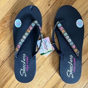 NWT sketchers navy blue sandals with flower designs
